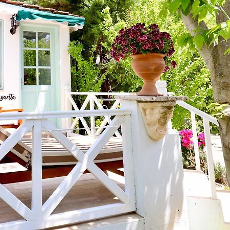 Kemerbag 29 Guest House 12 Yas Uestue (Adults Only) Бозджаада Экстерьер фото