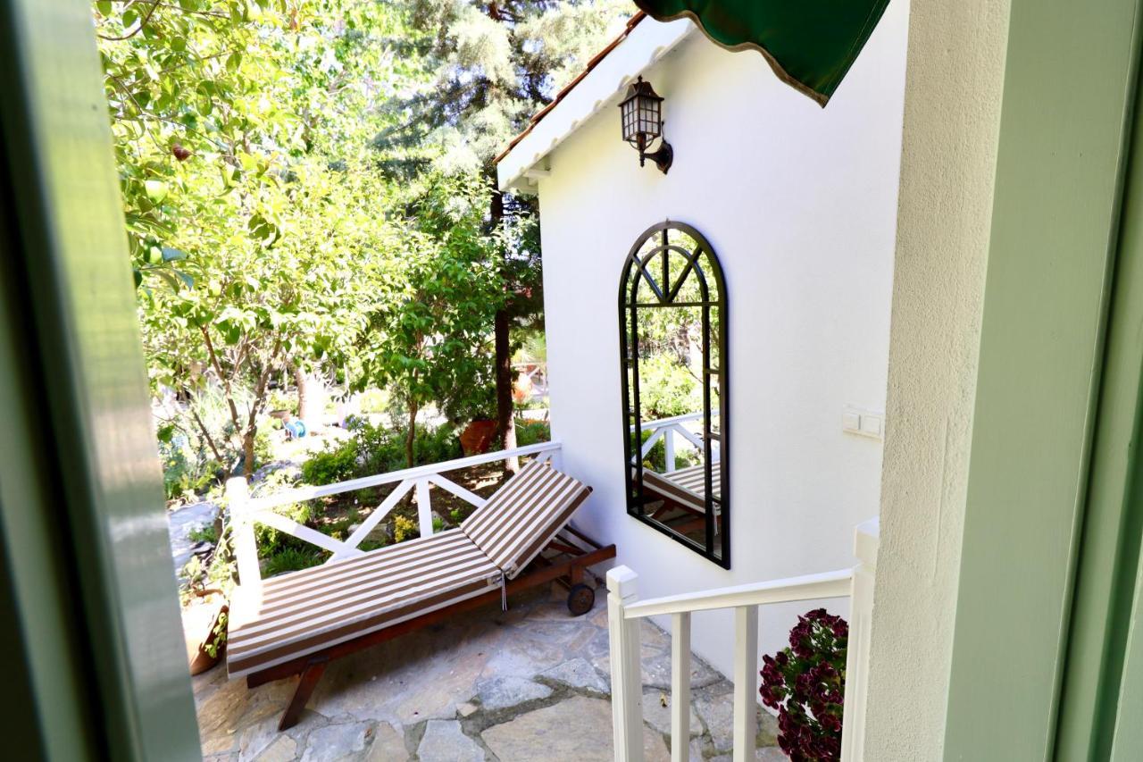 Kemerbag 29 Guest House 12 Yas Uestue (Adults Only) Бозджаада Экстерьер фото