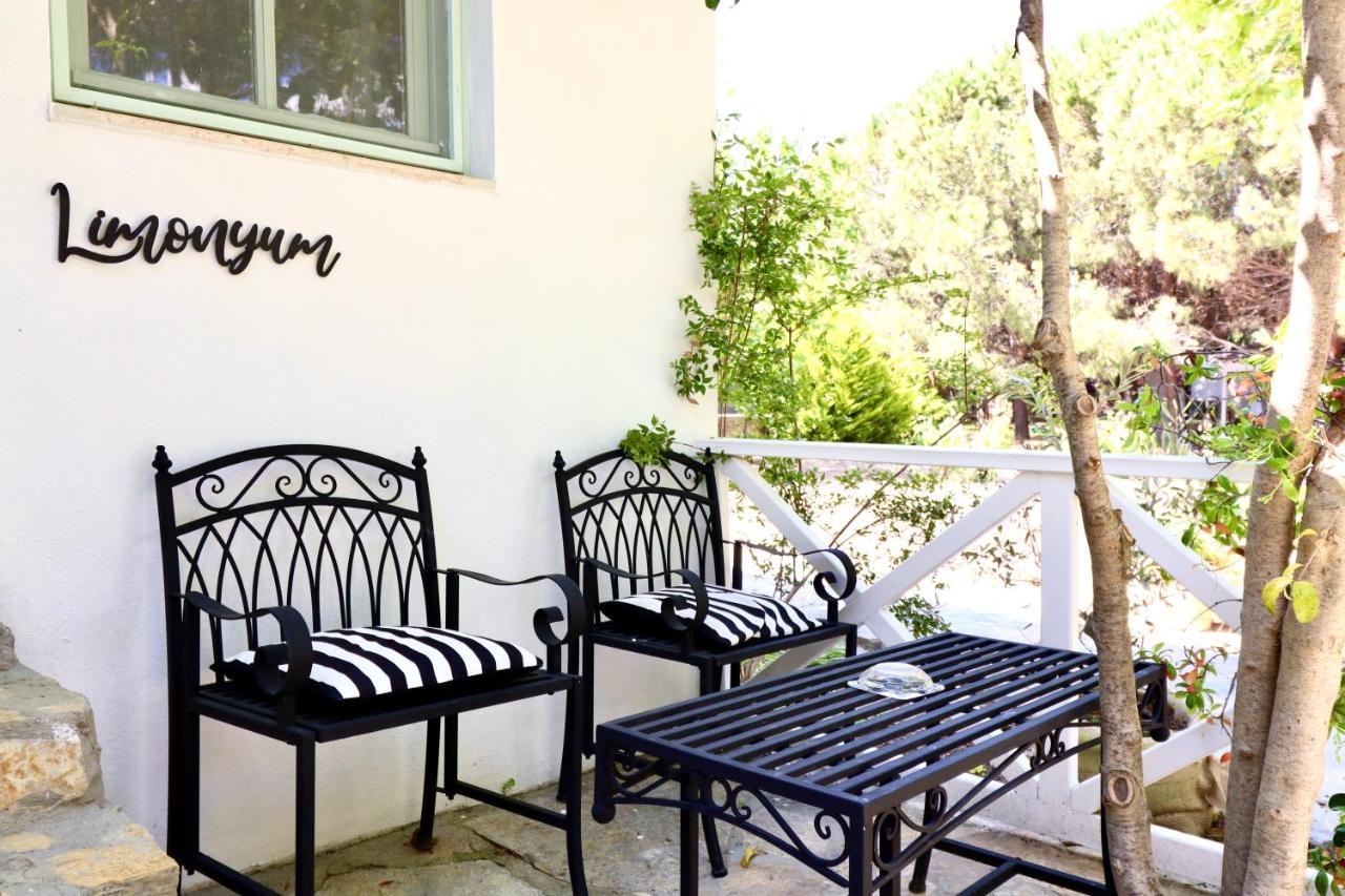 Kemerbag 29 Guest House 12 Yas Uestue (Adults Only) Бозджаада Экстерьер фото