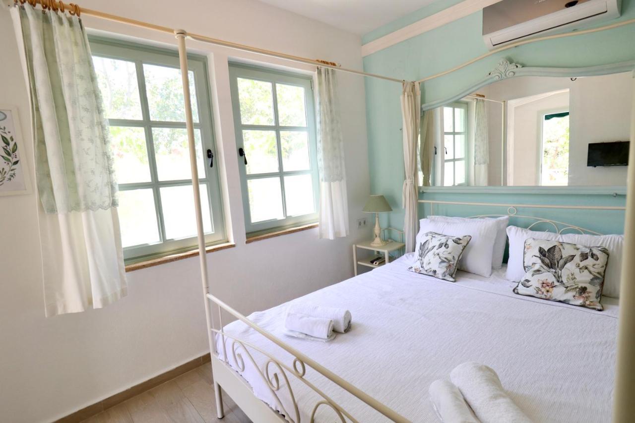 Kemerbag 29 Guest House 12 Yas Uestue (Adults Only) Бозджаада Экстерьер фото