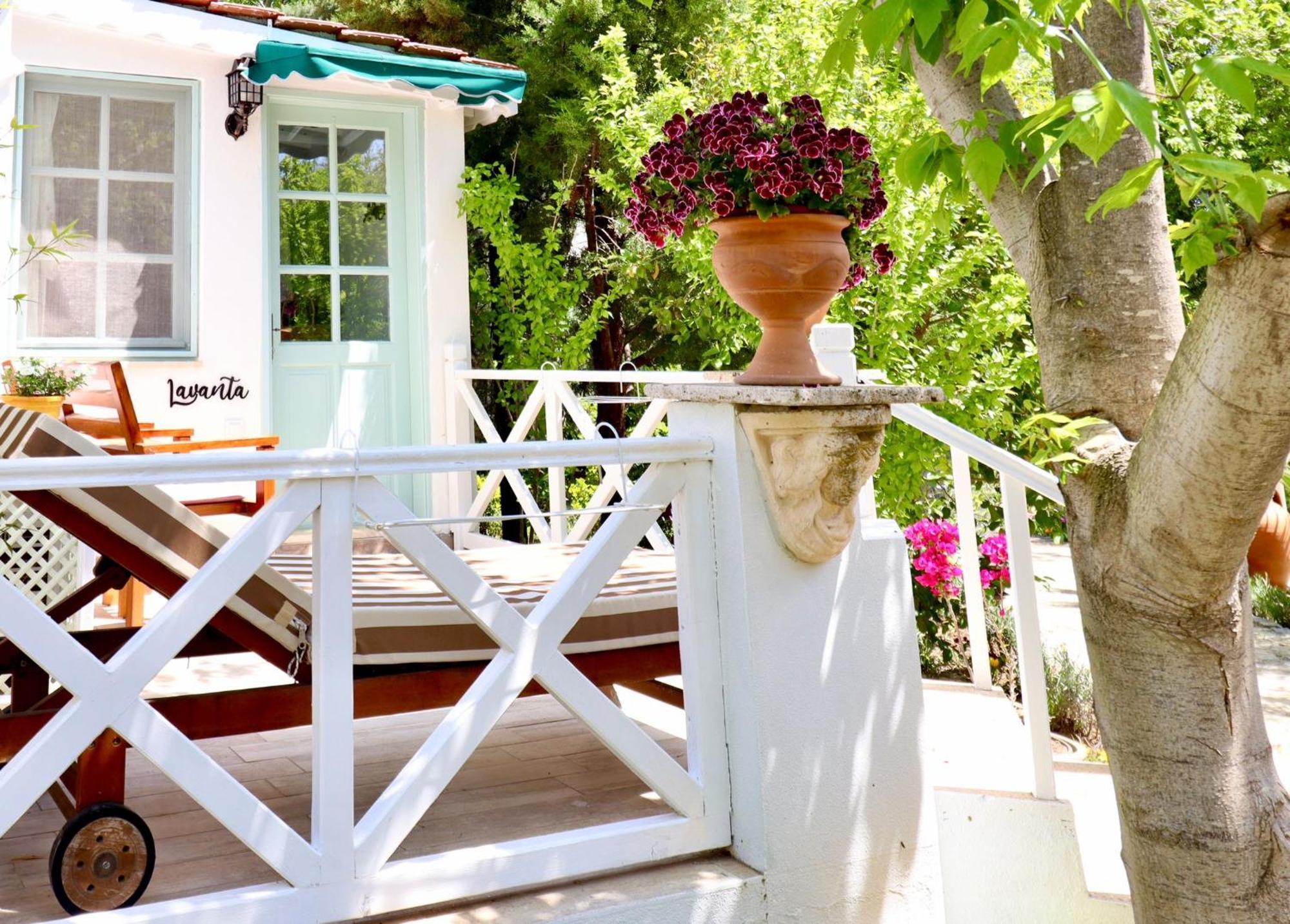 Kemerbag 29 Guest House 12 Yas Uestue (Adults Only) Бозджаада Экстерьер фото